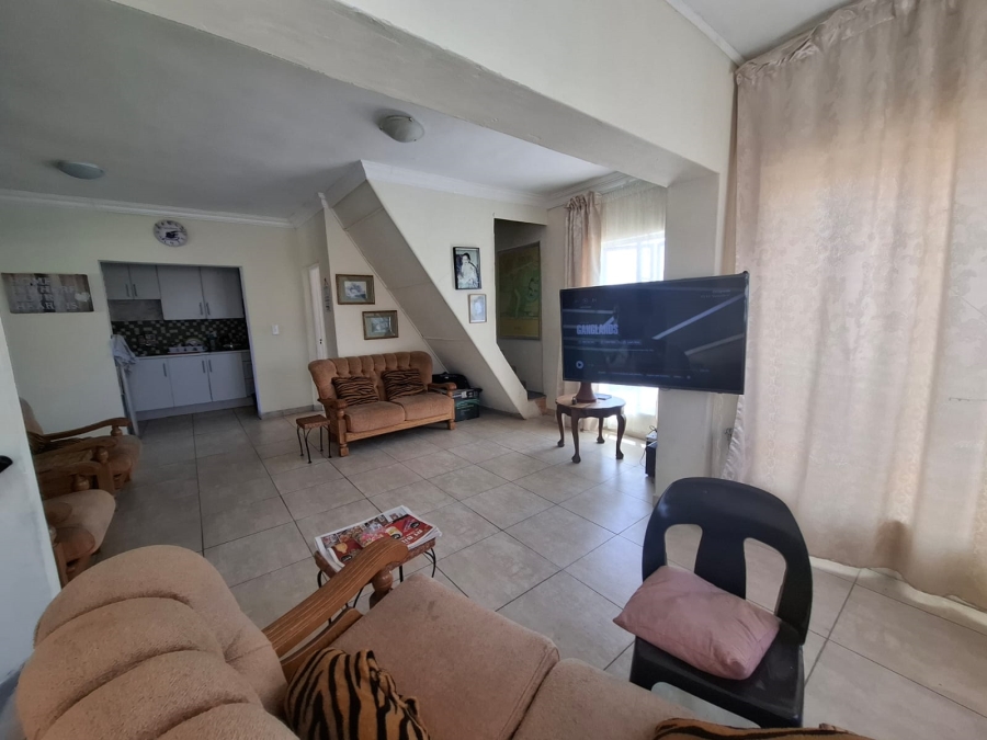 6 Bedroom Property for Sale in Pelican Heights Western Cape